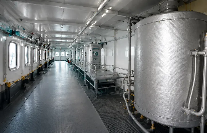 Insulation facer production environment for PIR, PUR and ETICS applications